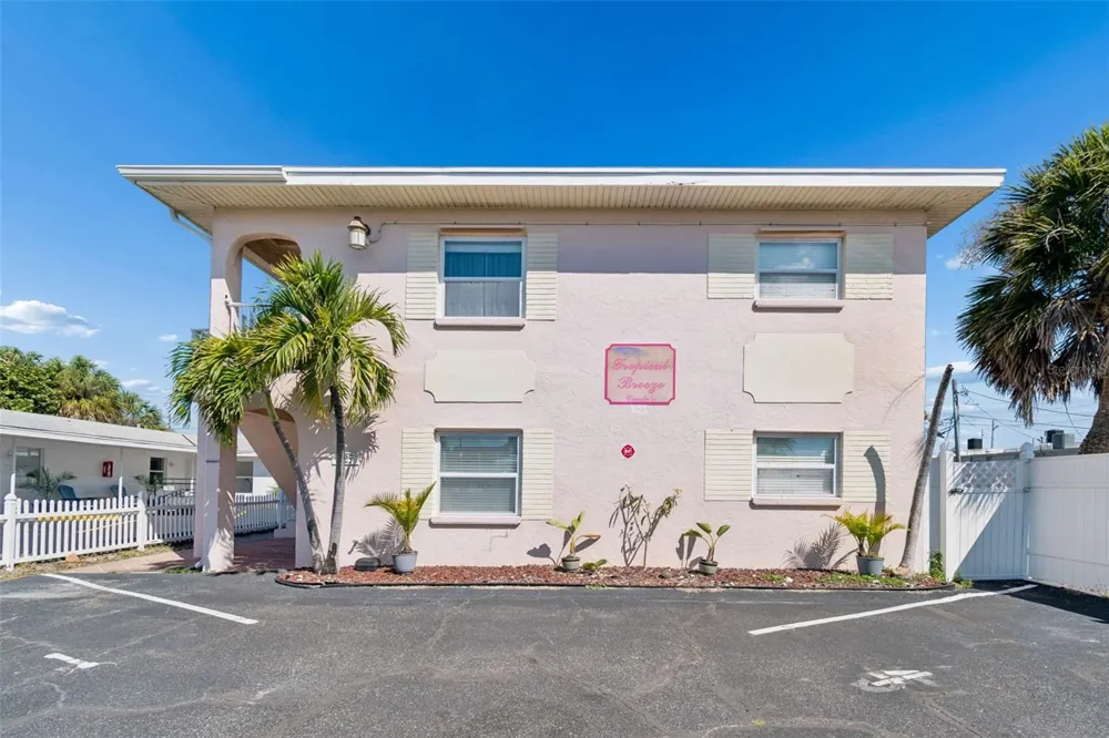 525 73RD AVE #5 St Pete Beach, FL 33706