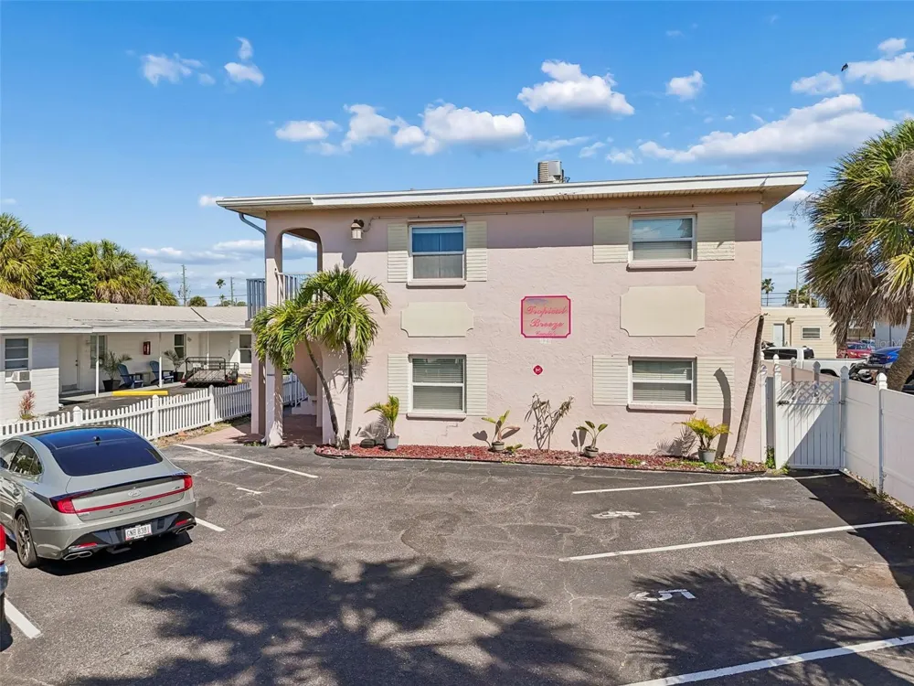 525 73RD AVE #5 St Pete Beach, FL 33706
