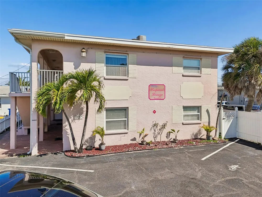 525 73RD AVE #5 St Pete Beach, FL 33706