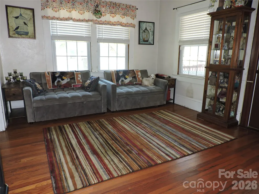 4 Carter Road Weaverville, NC 28787