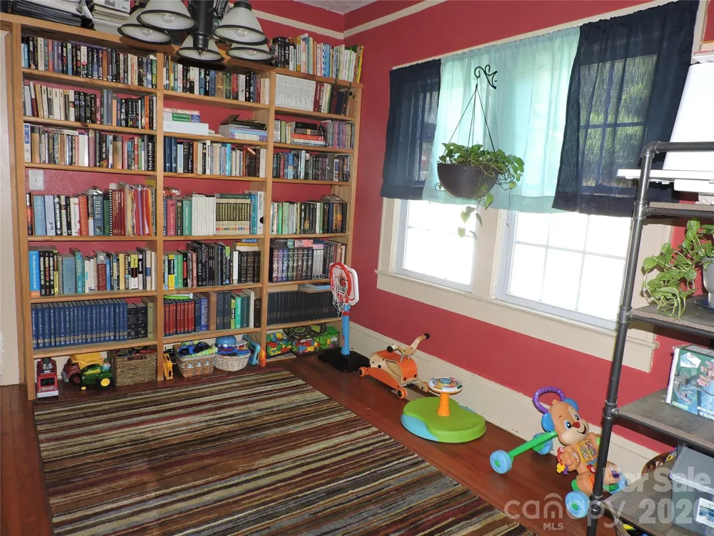 4 Carter Road Weaverville, NC 28787