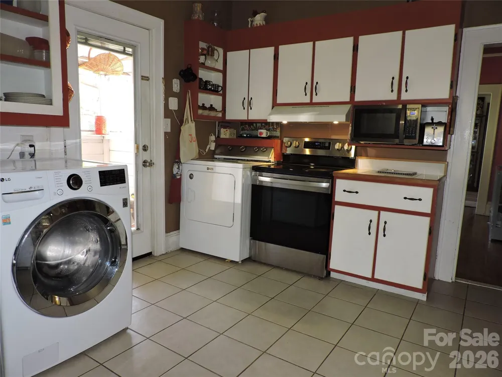 4 Carter Road Weaverville, NC 28787