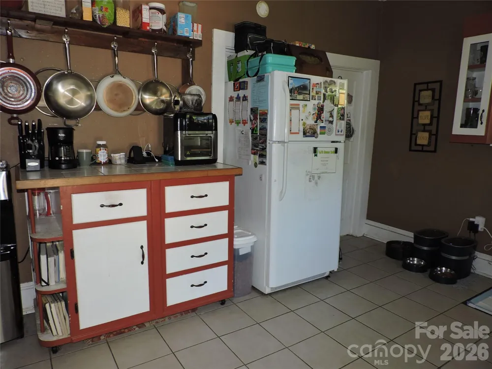 4 Carter Road Weaverville, NC 28787