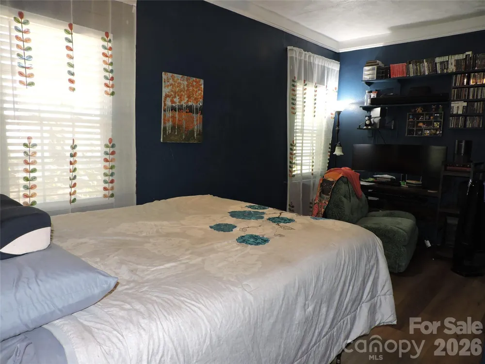 4 Carter Road Weaverville, NC 28787