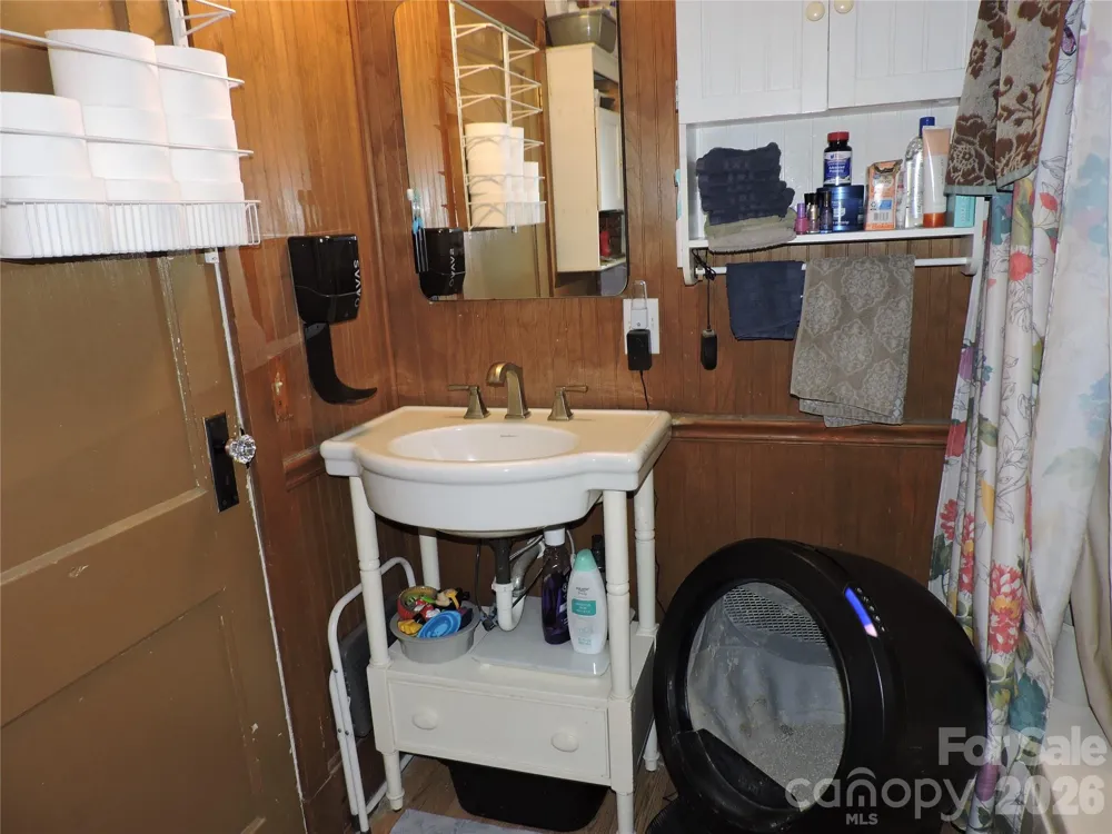 4 Carter Road Weaverville, NC 28787