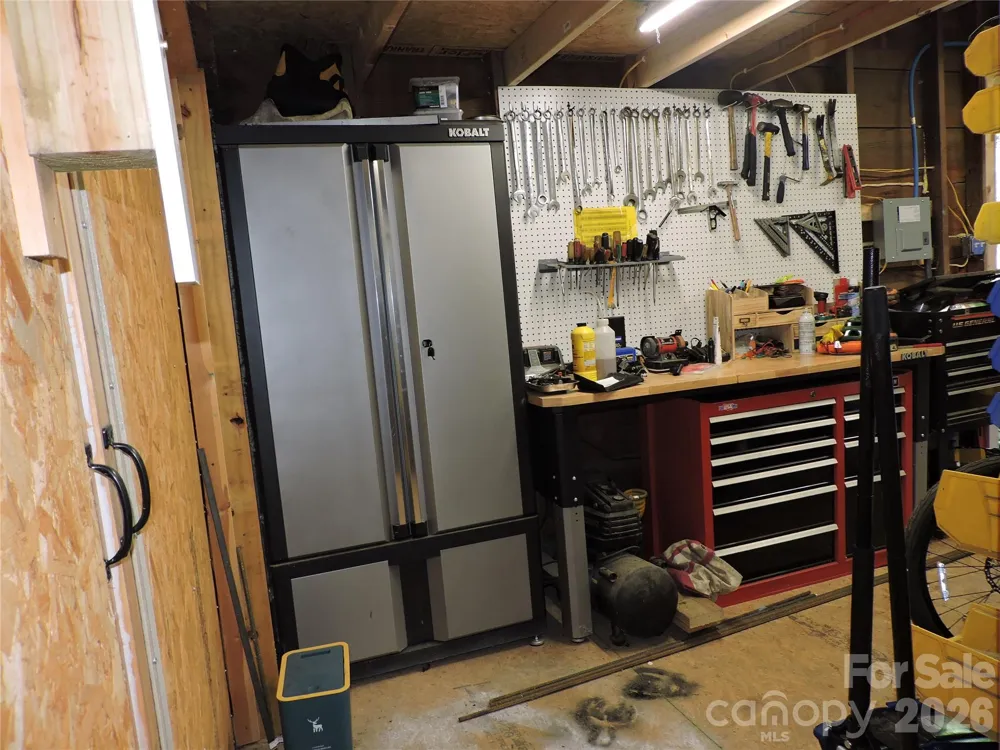 4 Carter Road Weaverville, NC 28787