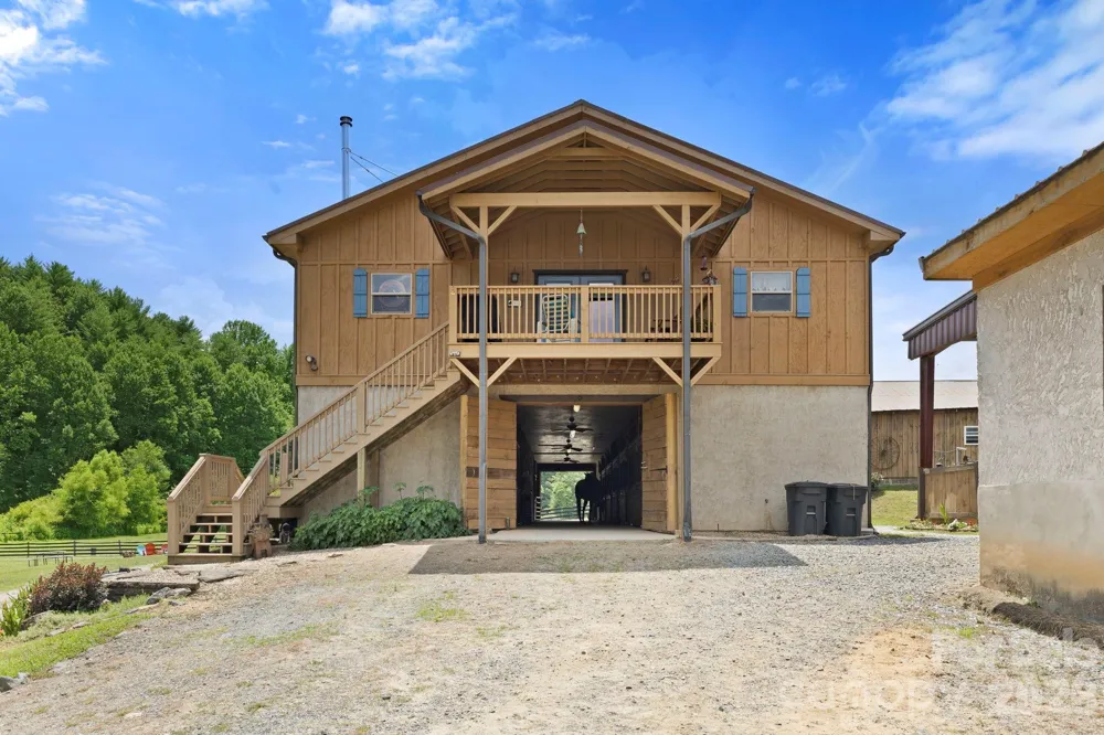 442 Blantyre Church Road Horse Shoe, NC 28742