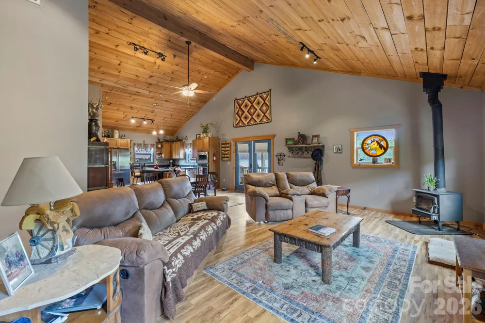 442 Blantyre Church Road Horse Shoe, NC 28742