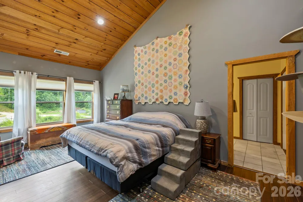 442 Blantyre Church Road Horse Shoe, NC 28742