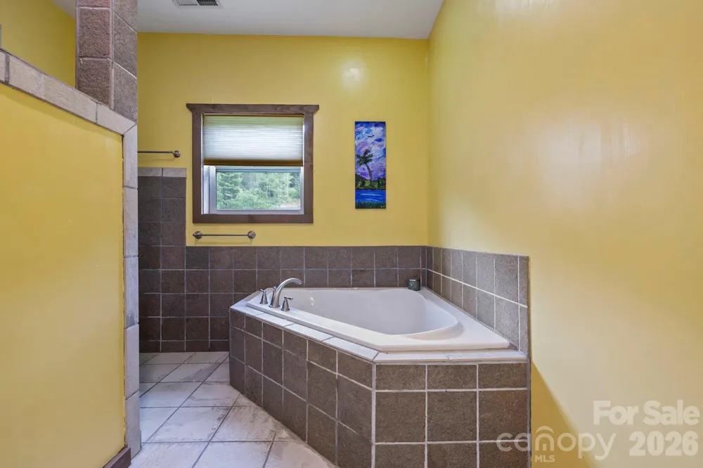 442 Blantyre Church Road Horse Shoe, NC 28742