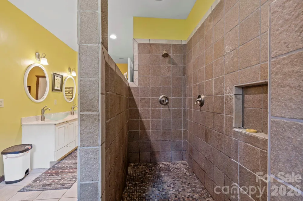 442 Blantyre Church Road Horse Shoe, NC 28742