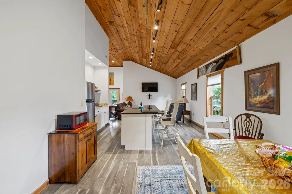 442 Blantyre Church Road Horse Shoe, NC 28742