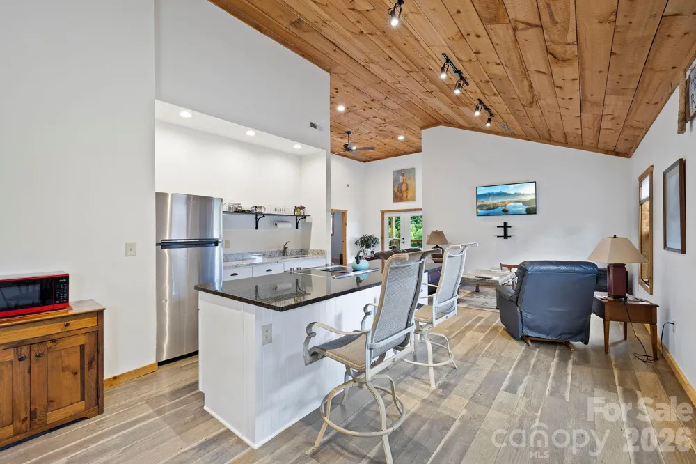 442 Blantyre Church Road Horse Shoe, NC 28742