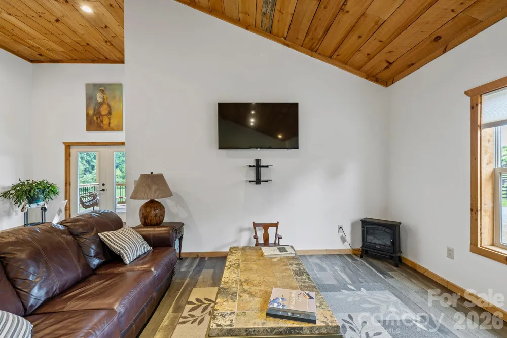 442 Blantyre Church Road Horse Shoe, NC 28742