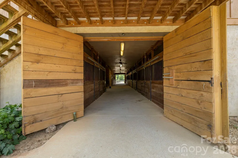 442 Blantyre Church Road Horse Shoe, NC 28742