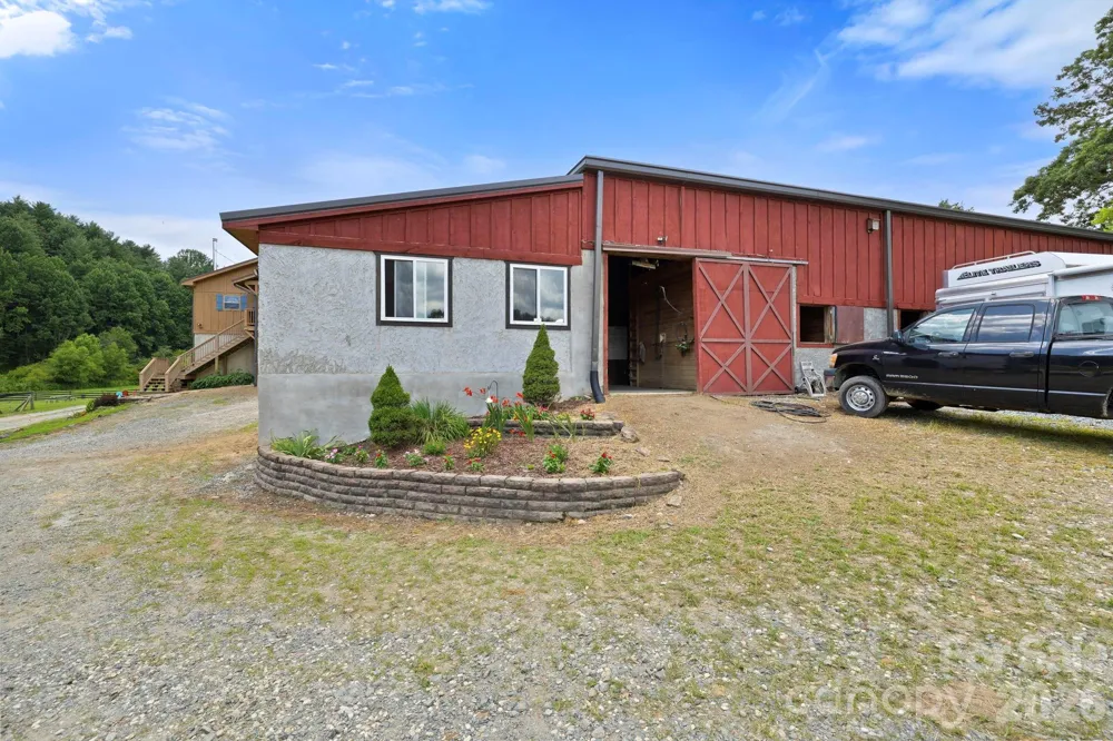 442 Blantyre Church Road Horse Shoe, NC 28742
