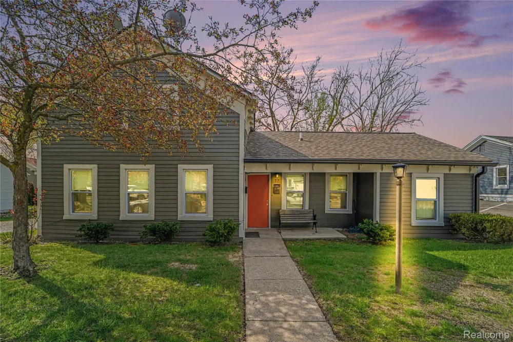 12 E Church Street Clarkston City, MI 48346