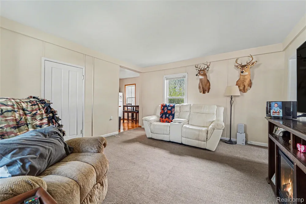 12 E Church Street Clarkston City, MI 48346
