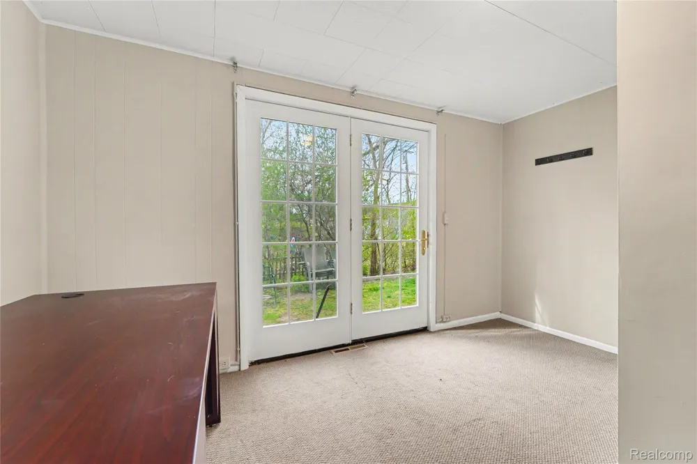 12 E Church Street Clarkston City, MI 48346