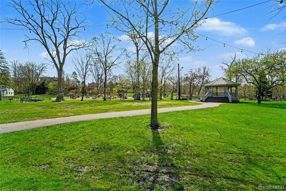 12 E Church Street Clarkston City, MI 48346
