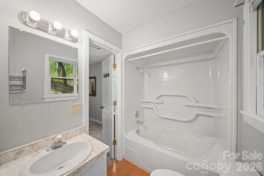 149 Greentree Lane Canton, NC 28716