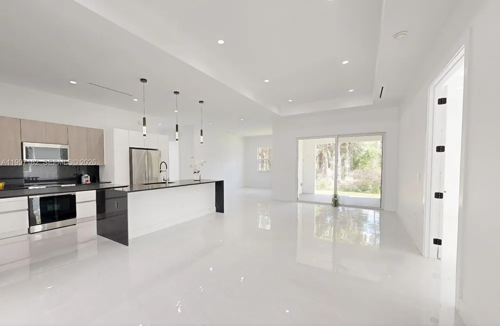 3762 32nd AVE SE Naples, FL 34117