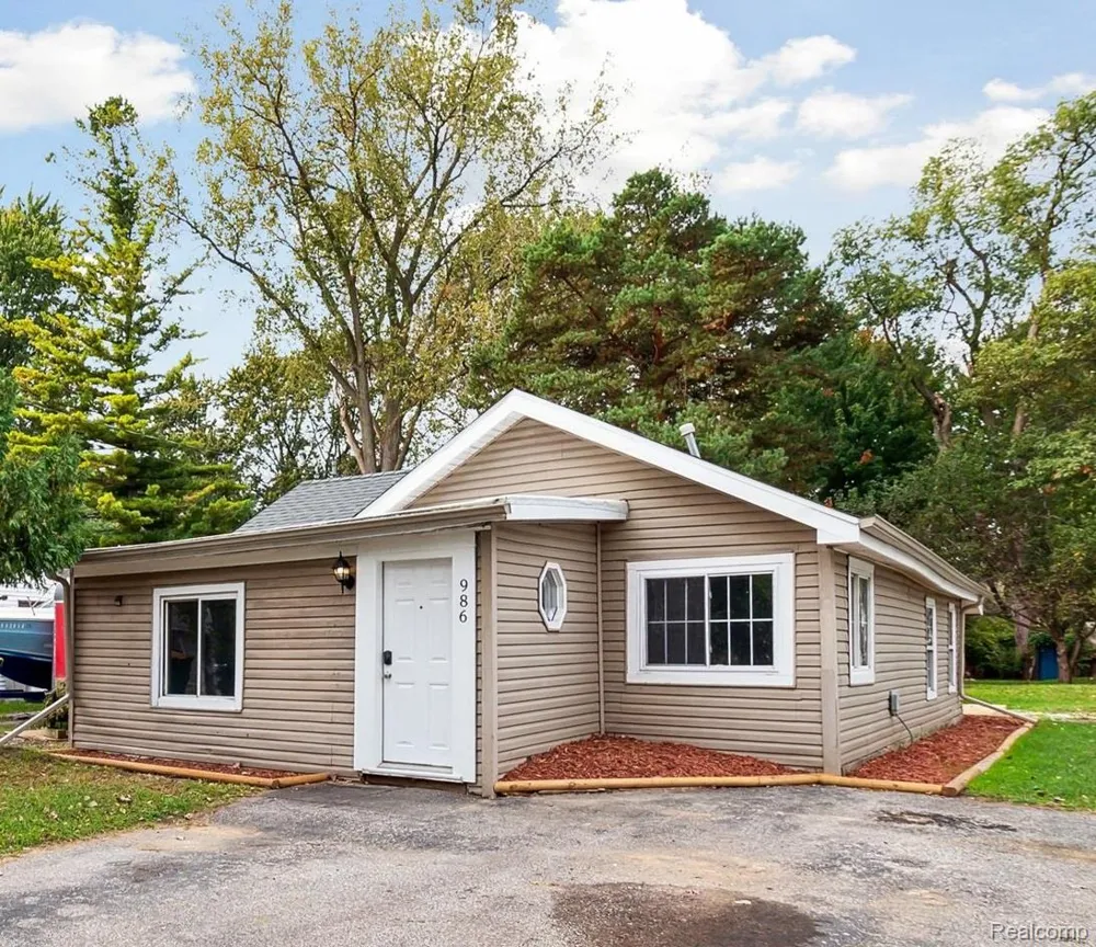 986 Pine Road Bangor Charter Township, MI 48706