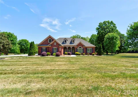 207 Cross Creek Drive