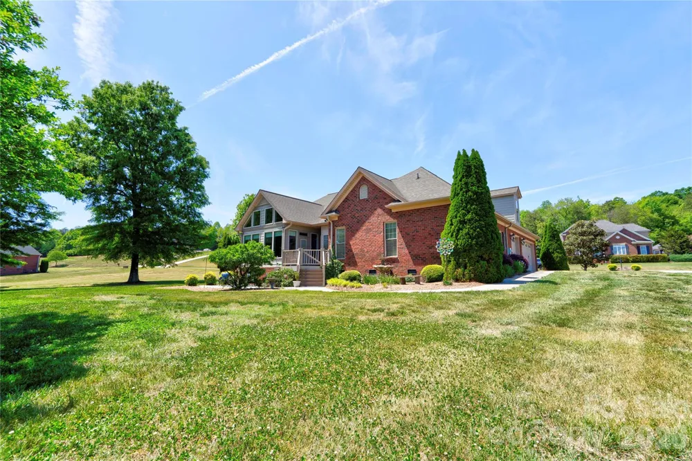 207 Cross Creek Drive Cherryville, NC 28021
