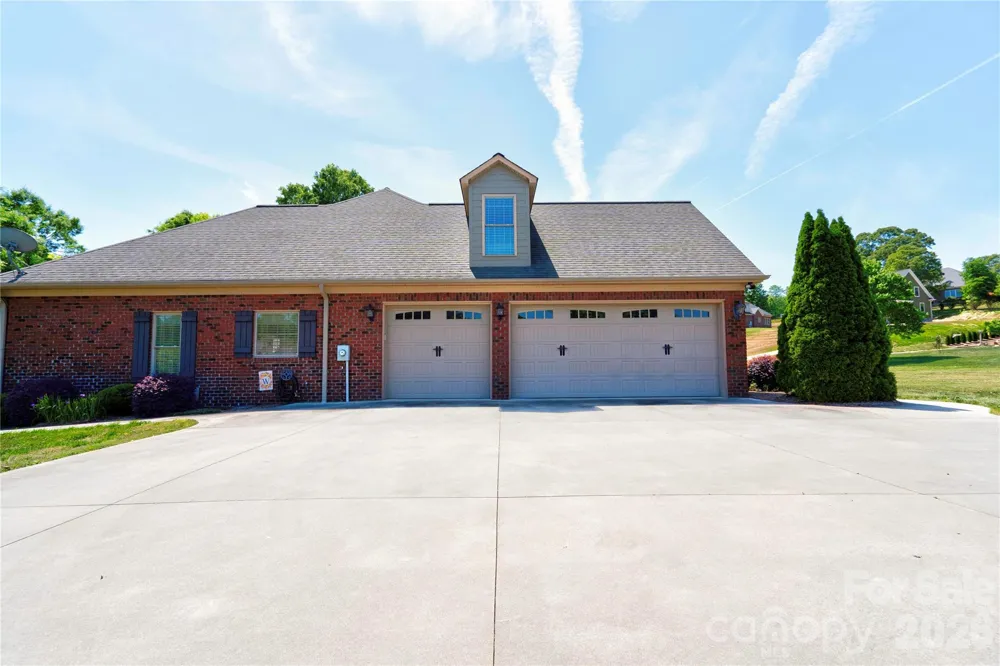 207 Cross Creek Drive Cherryville, NC 28021