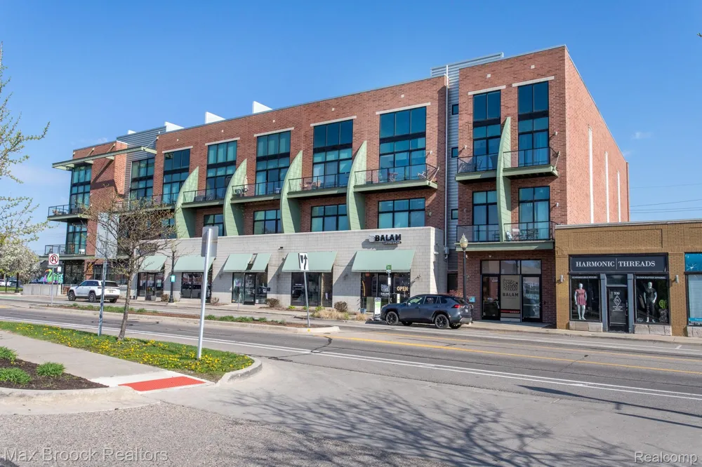 211 E 9 Mile Road #307 Ferndale City, MI 48220