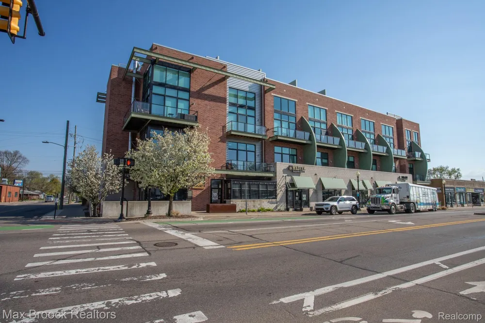 211 E 9 Mile Road #307 Ferndale City, MI 48220