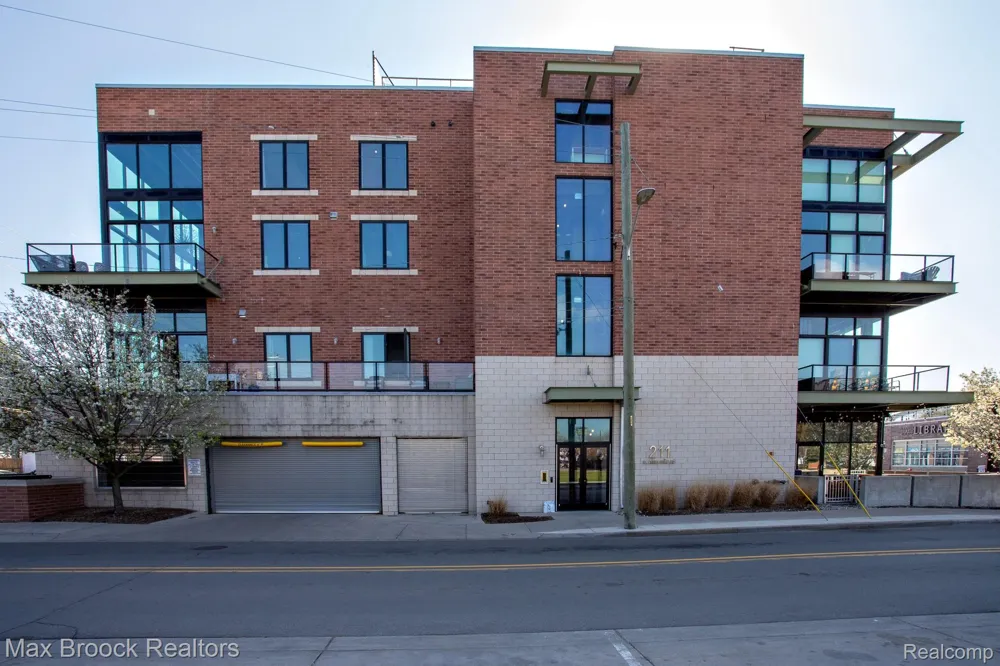 211 E 9 Mile Road #307 Ferndale City, MI 48220