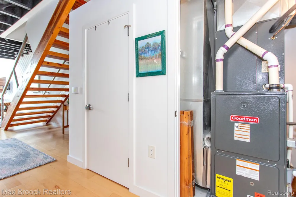 211 E 9 Mile Road #307 Ferndale City, MI 48220