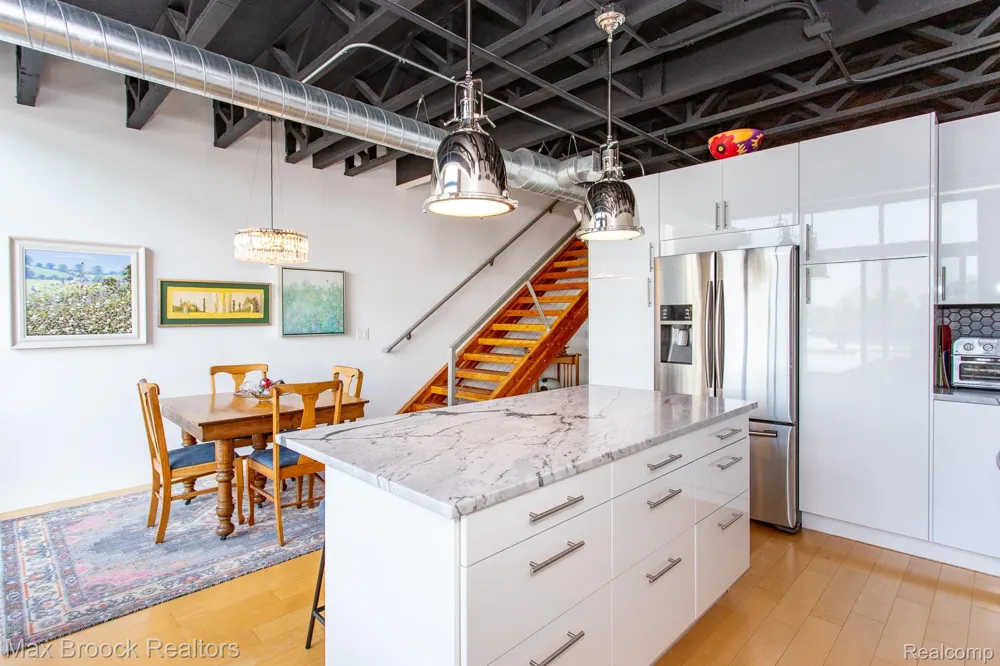 211 E 9 Mile Road #307 Ferndale City, MI 48220
