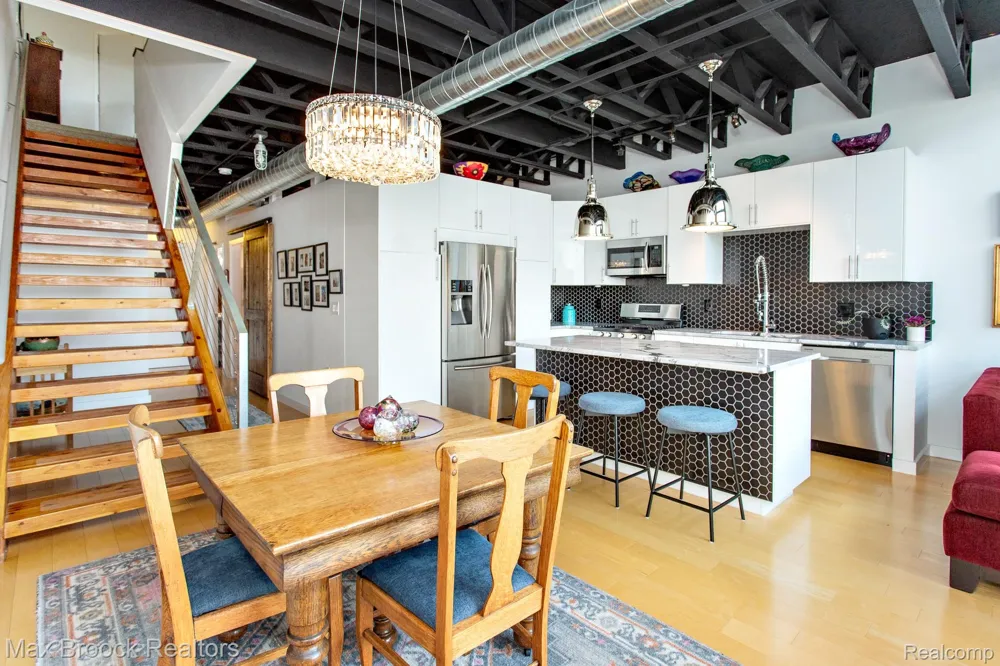 211 E 9 Mile Road #307 Ferndale City, MI 48220