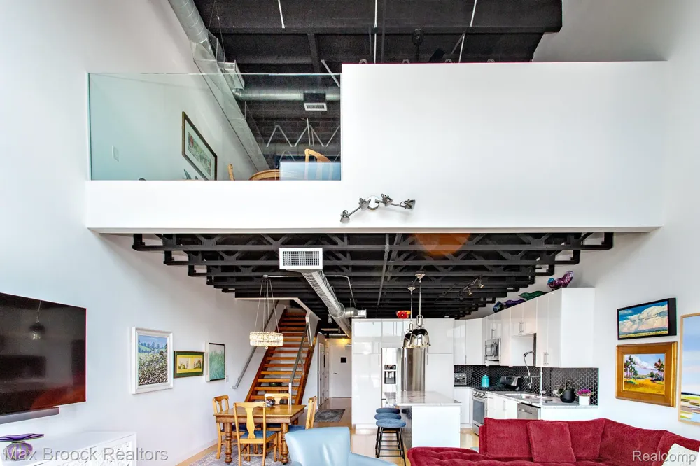 211 E 9 Mile Road #307 Ferndale City, MI 48220
