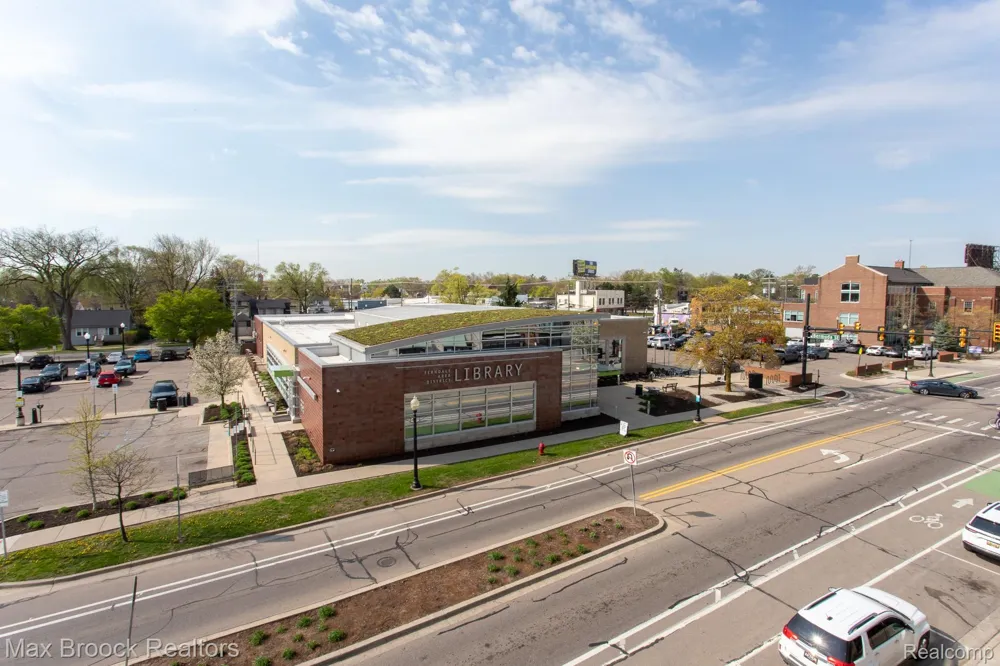 211 E 9 Mile Road #307 Ferndale City, MI 48220