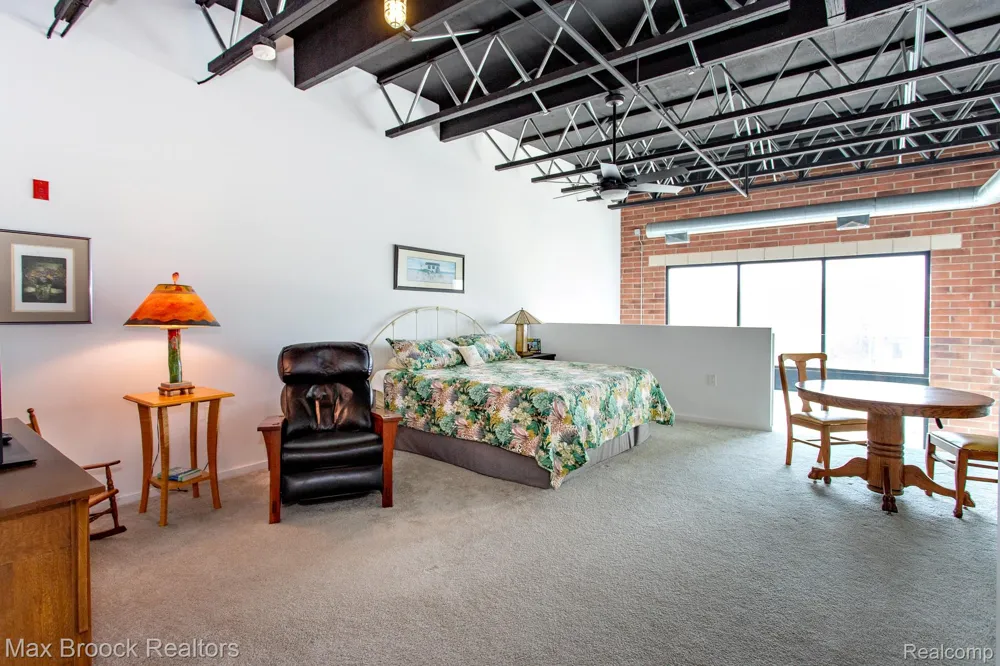 211 E 9 Mile Road #307 Ferndale City, MI 48220