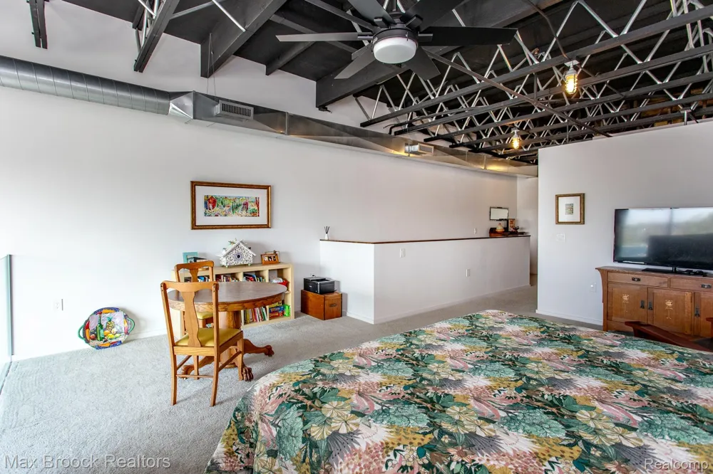 211 E 9 Mile Road #307 Ferndale City, MI 48220