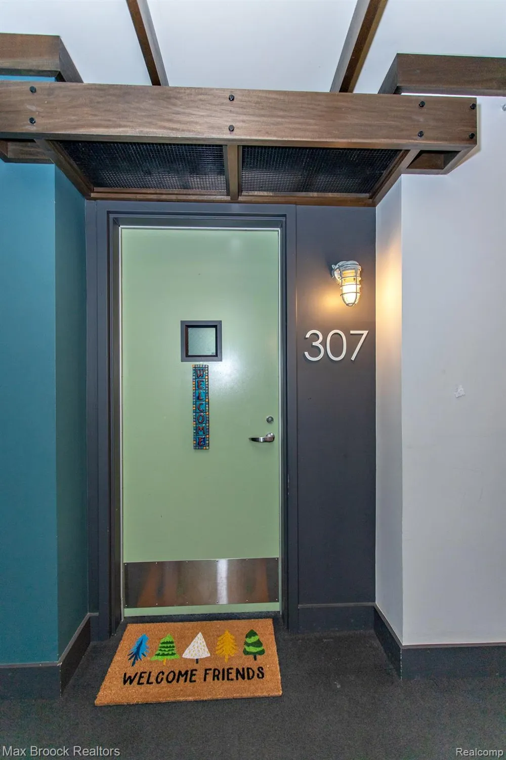 211 E 9 Mile Road #307 Ferndale City, MI 48220