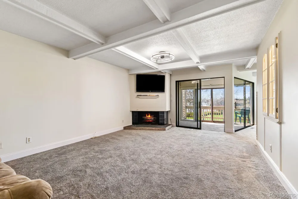 1680 Cliffs Landing #302E Ypsilanti Charter Township, MI 48198