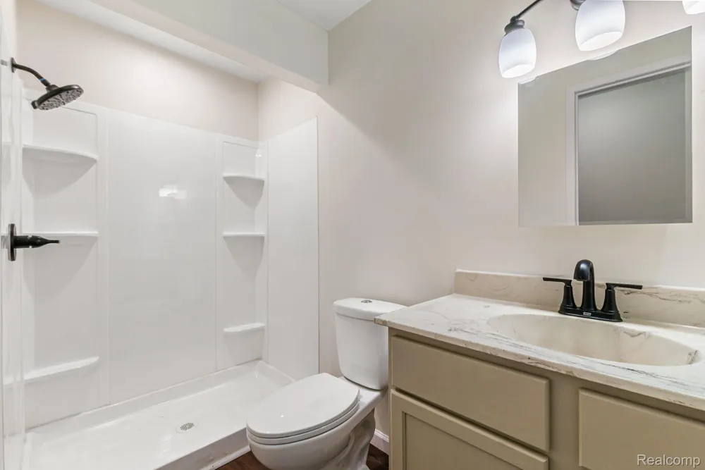 1680 Cliffs Landing #302E Ypsilanti Charter Township, MI 48198