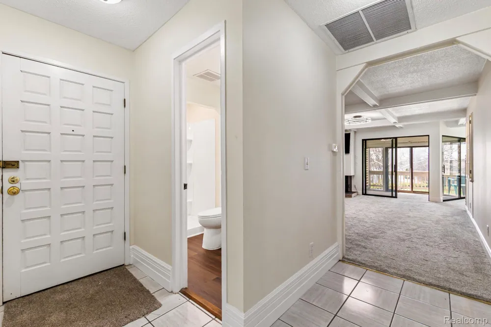 1680 Cliffs Landing #302E Ypsilanti Charter Township, MI 48198