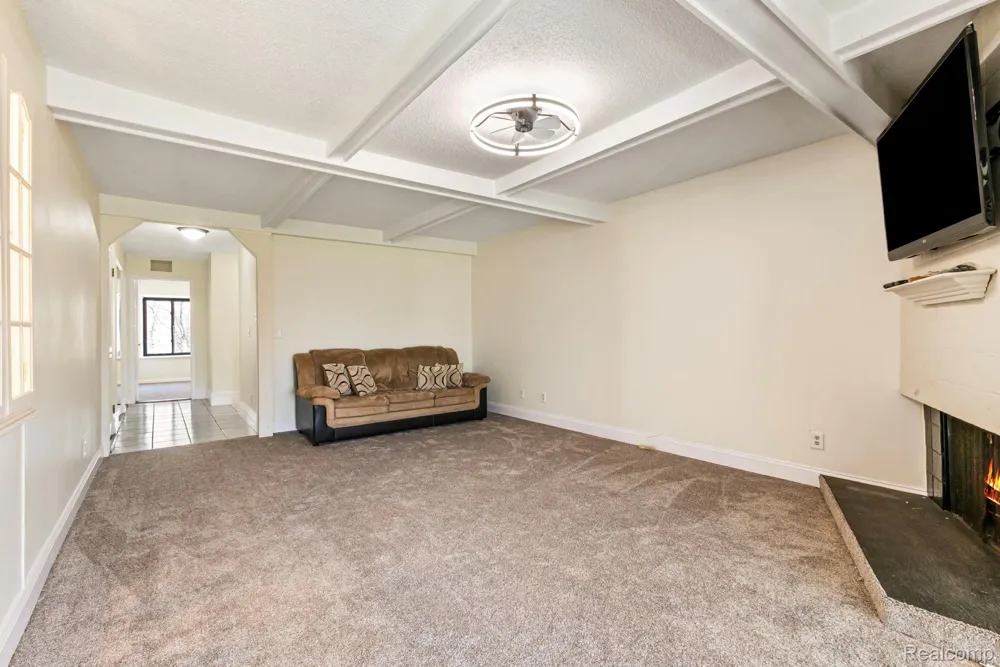 1680 Cliffs Landing #302E Ypsilanti Charter Township, MI 48198