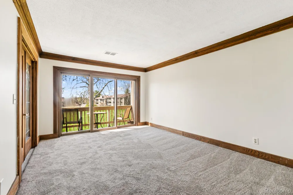 1680 Cliffs Landing #302E Ypsilanti Charter Township, MI 48198