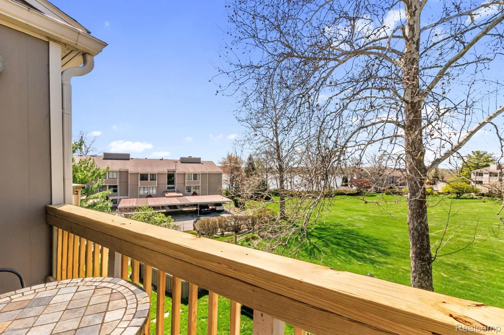 1680 Cliffs Landing #302E Ypsilanti Charter Township, MI 48198