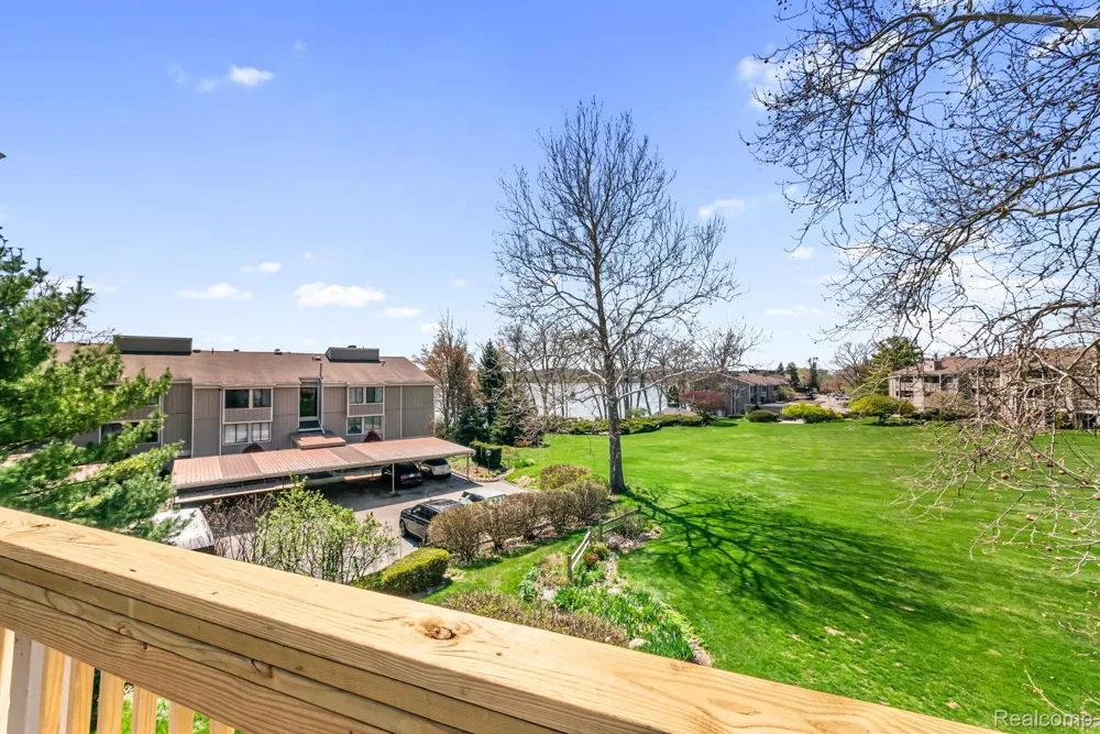 1680 Cliffs Landing #302E Ypsilanti Charter Township, MI 48198