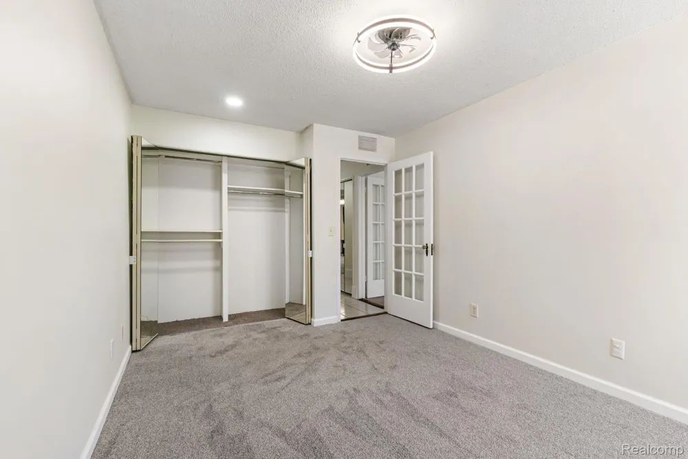 1680 Cliffs Landing #302E Ypsilanti Charter Township, MI 48198