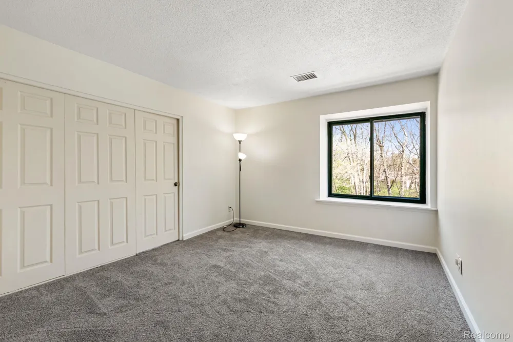 1680 Cliffs Landing #302E Ypsilanti Charter Township, MI 48198